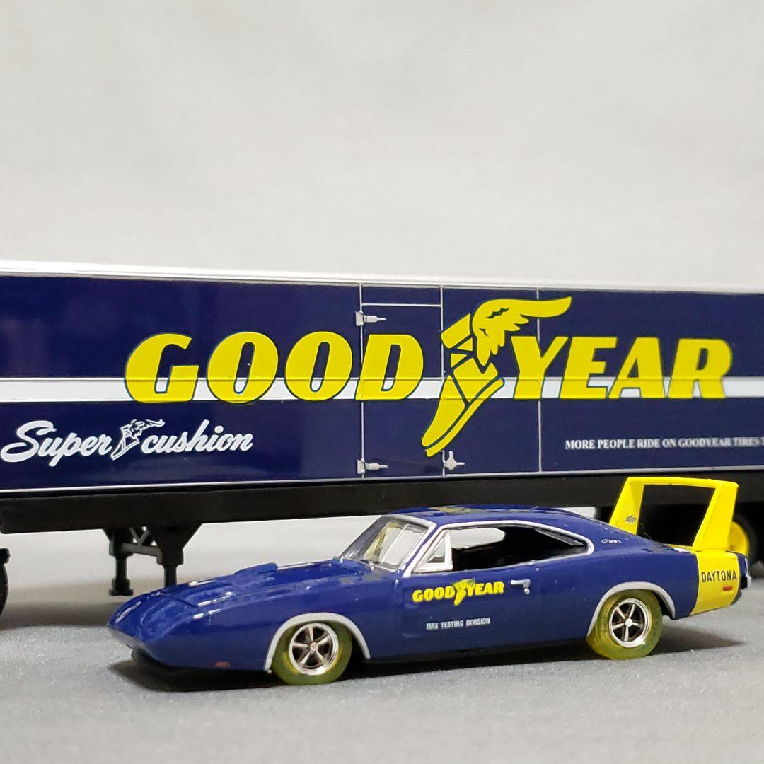 M2マシーン ダッジ　トレーラー&チャージャー・デイトナ　グッドイヤー　1/64