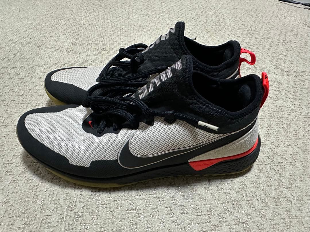 NikeF.C.フットボールシューズ ブラック/グレー/レッド
