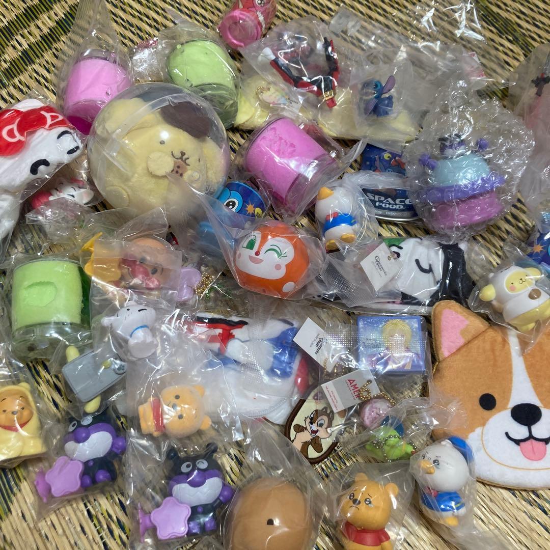 大量　130点超　ガチャガチャ　キャラクター　サンリオ　ディズニー　まとめ売り