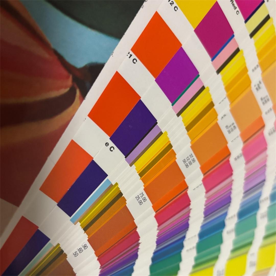 Pantone パントーン フォーミュラガイドプラスシリーズ