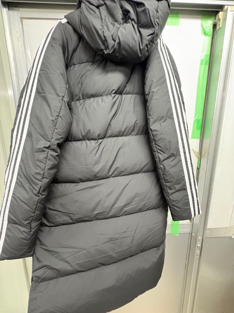 adidas マストハブ スリーストライプス ロングダウンコート　KWX22