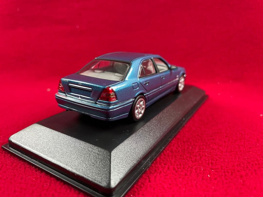 ミニチャンプス　メルセデスベンツ  Cクラス ) 1/43 ブルー　1997
