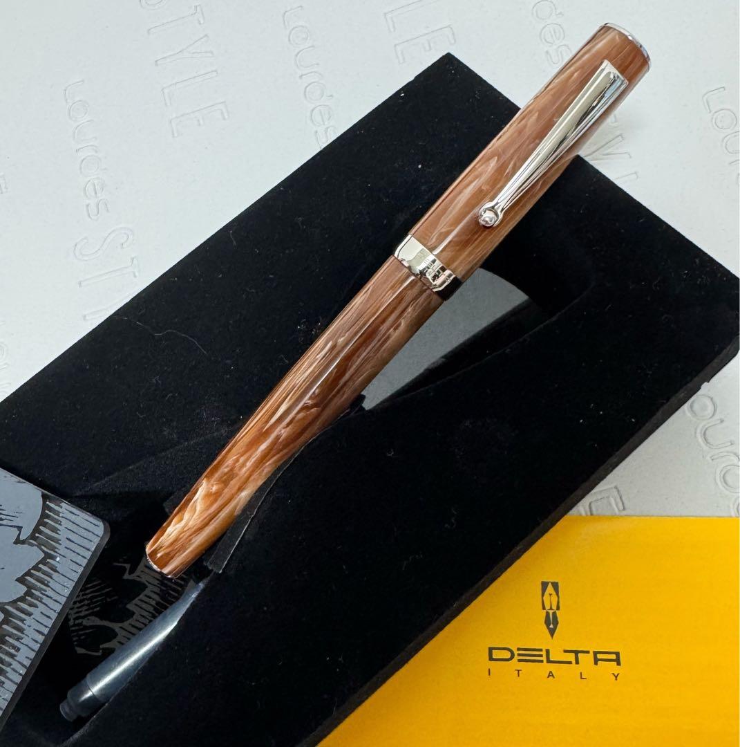 DELTA 万年筆 インテッサ　ブラウン