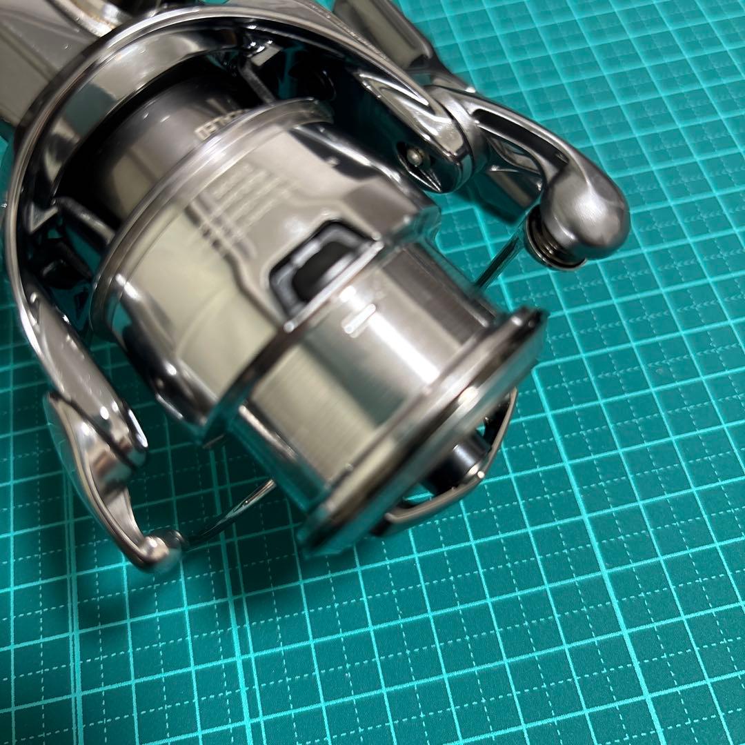 Daiwa 22イグジスト　EXIST LT2500S スピニングリール