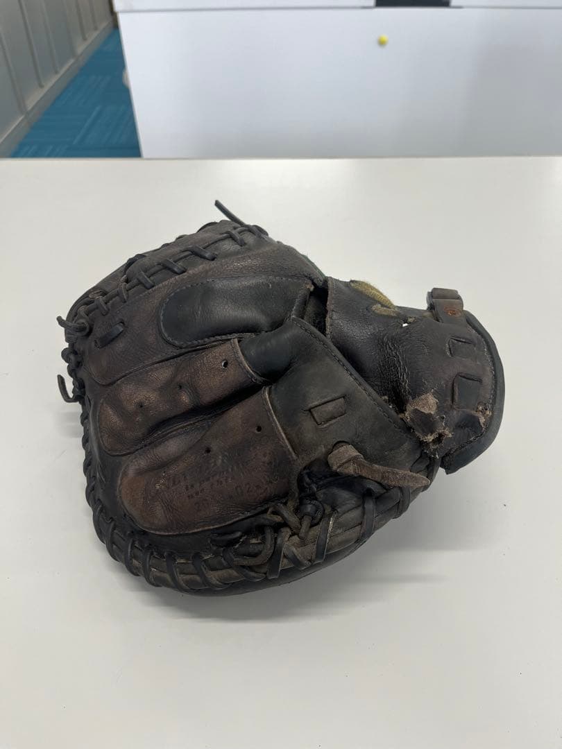 硬式野球グローブ 黒 レザー