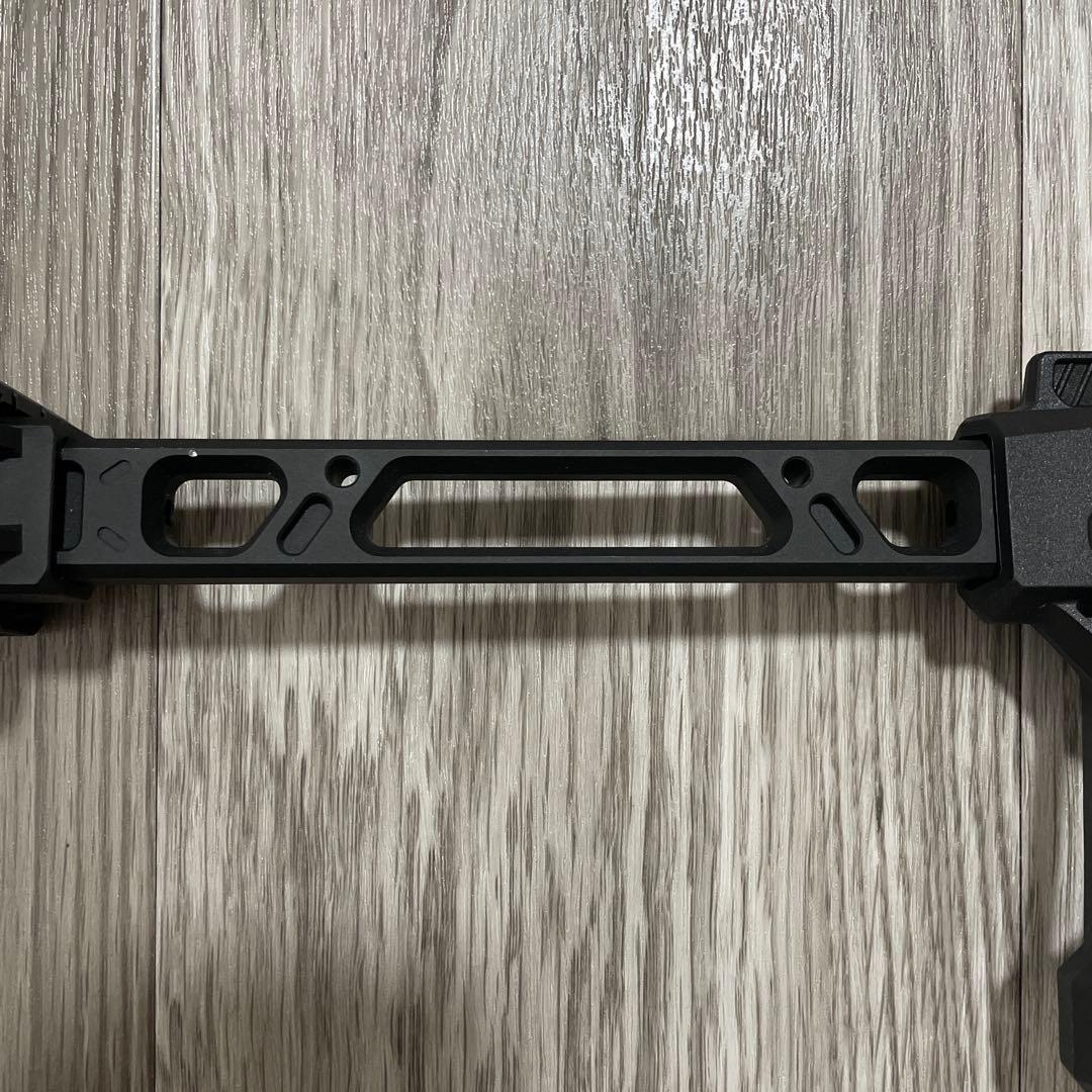 実物 STRIKE INDUSTRIES フォールディングストック ストライク