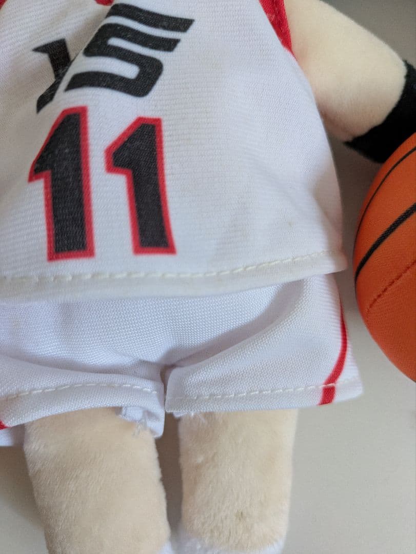 黒バス　黒子テツヤ　ペンポーチ　ぬいぐるみ　おすわり　寝っころりん