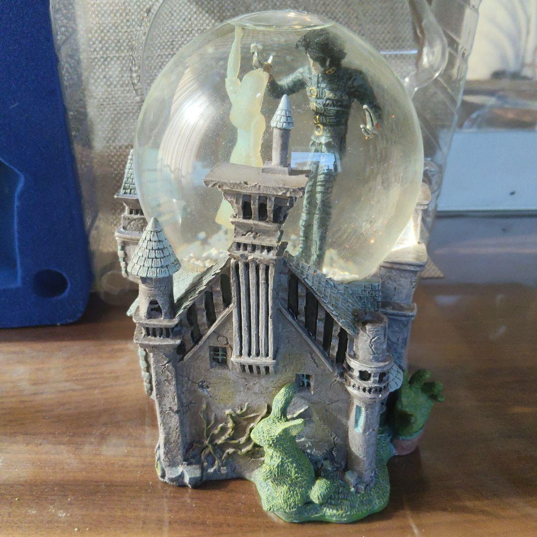 [良好品]ティムバートン監督 ジョニーデップ主演　 シザーハンズのスノーグローブ