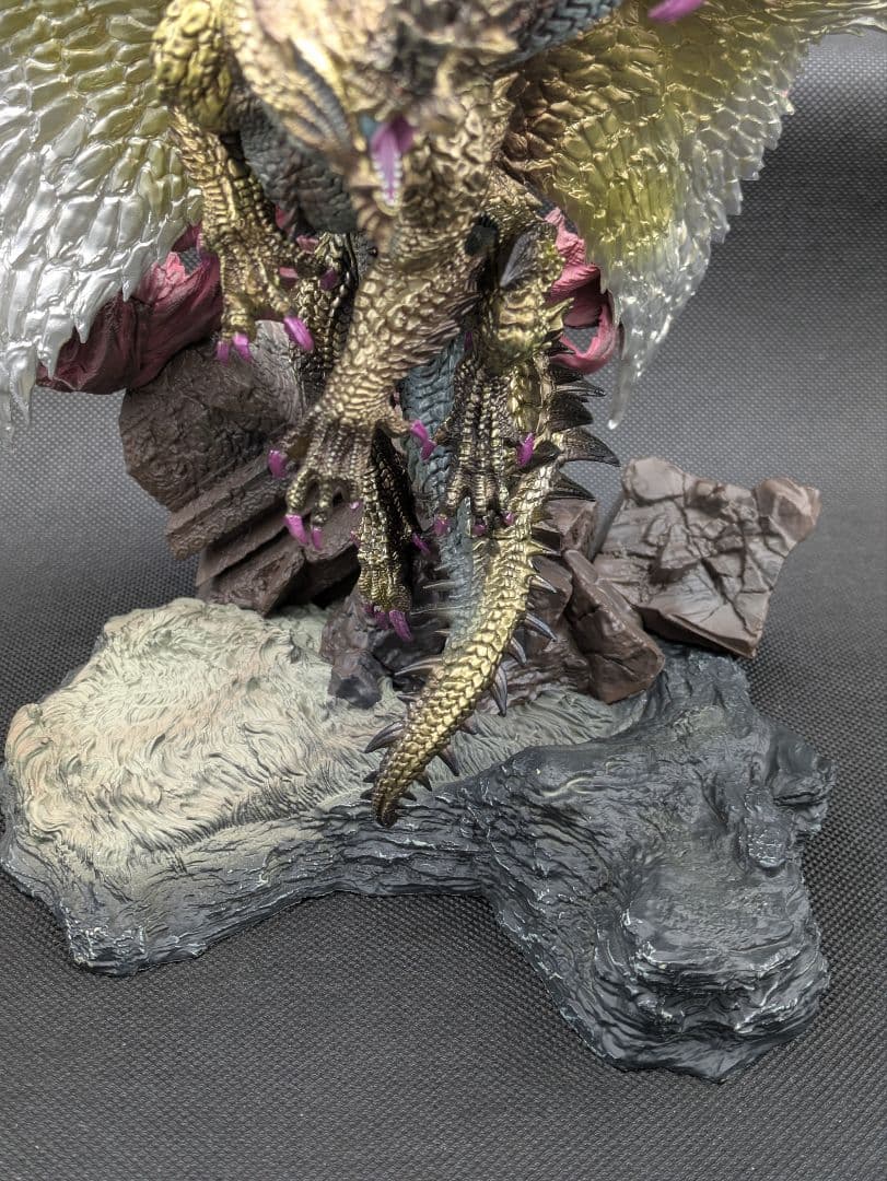 シャガルマガラ　フィギュア　箱無し　カプコン　クリエイターズモデル　モンハン
