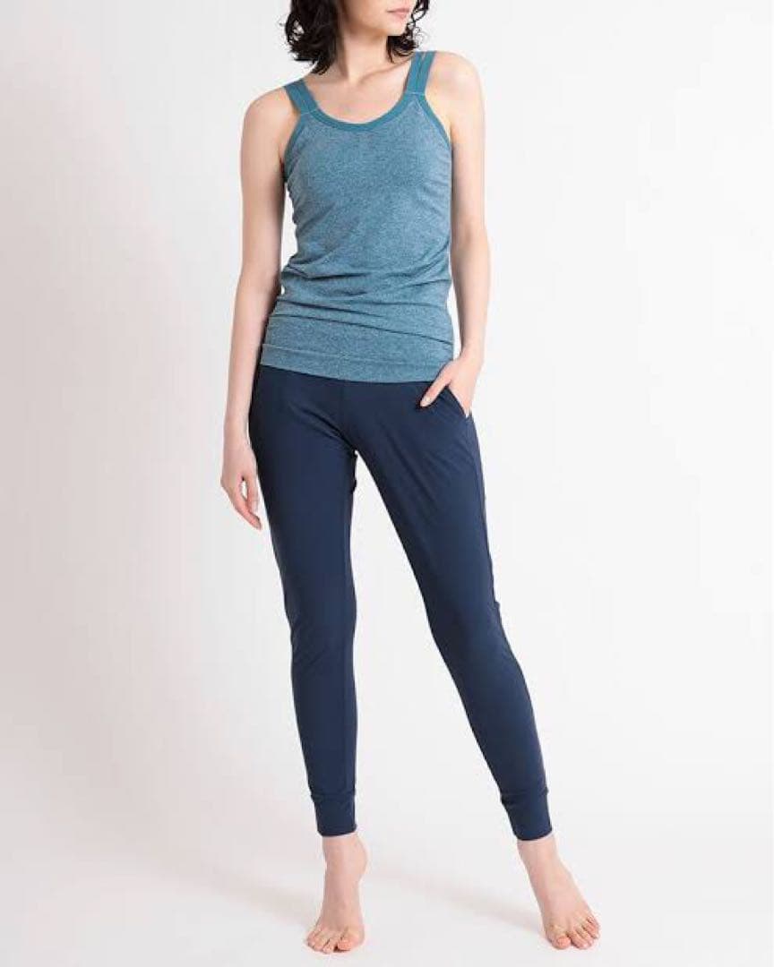 suria ヨガパンツ　ネイビー