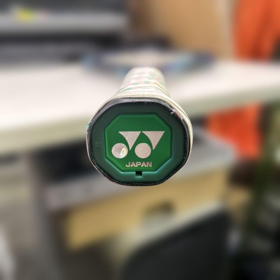 7059【美品】 YONEX Ezone100 2022 G2 テニスラケット