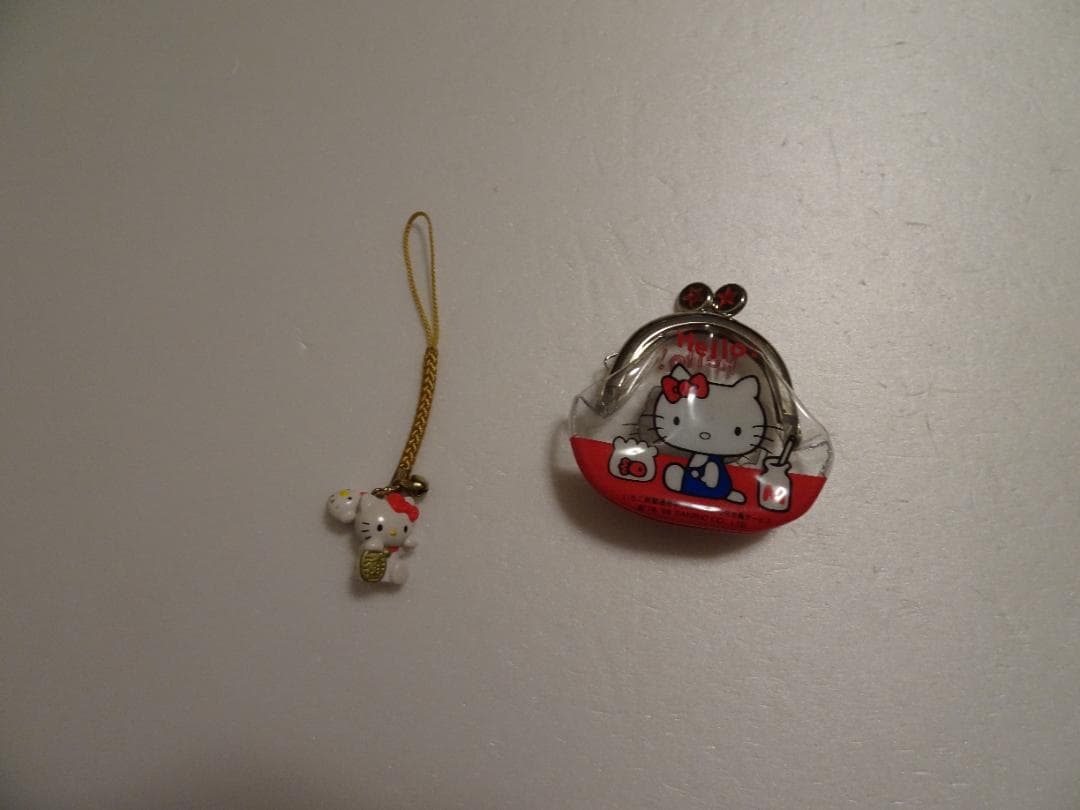 新品、未使用。ご当地限定ハローキティ根付けストラップ16個+中古2個　ja-23