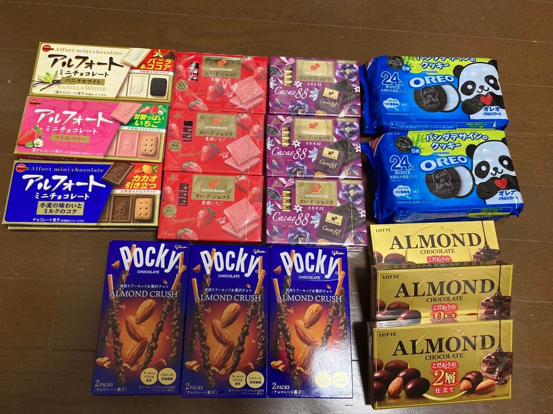 チョコレート、レトルト食品、味噌汁、お菓子、その他食料品詰め合わせ