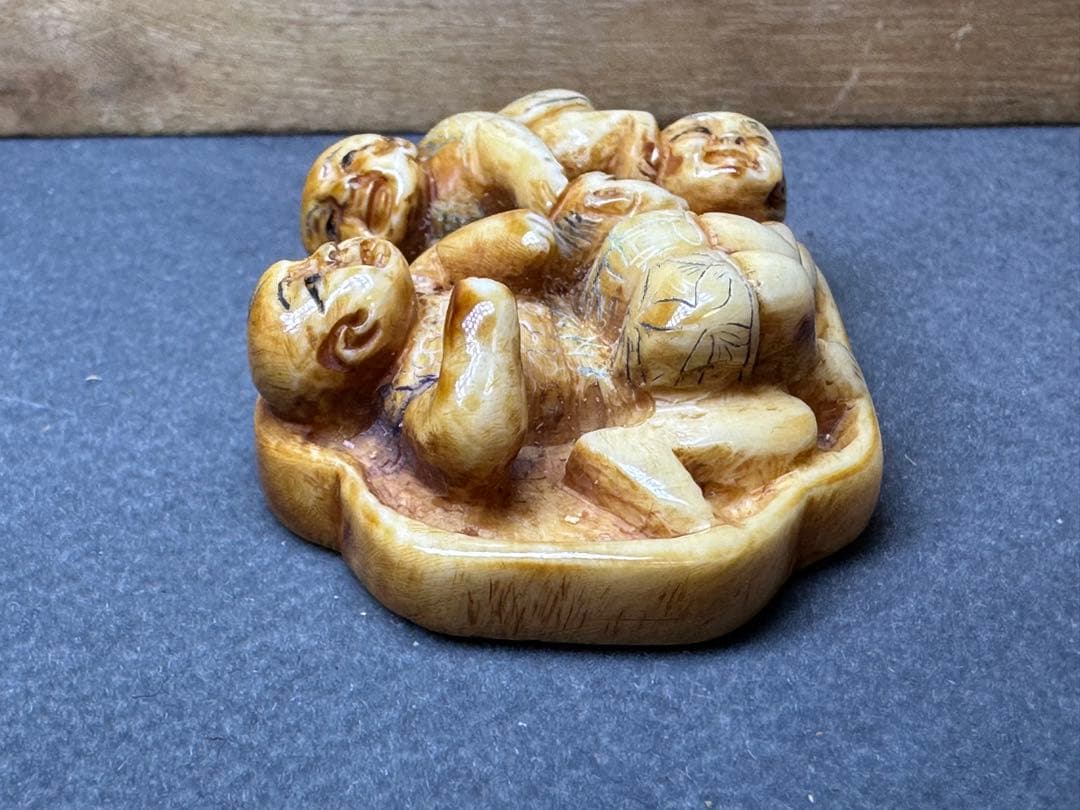 極上　根付　和装小物　美術品　 置物　彫刻 細密細工　骨董　アンティーク