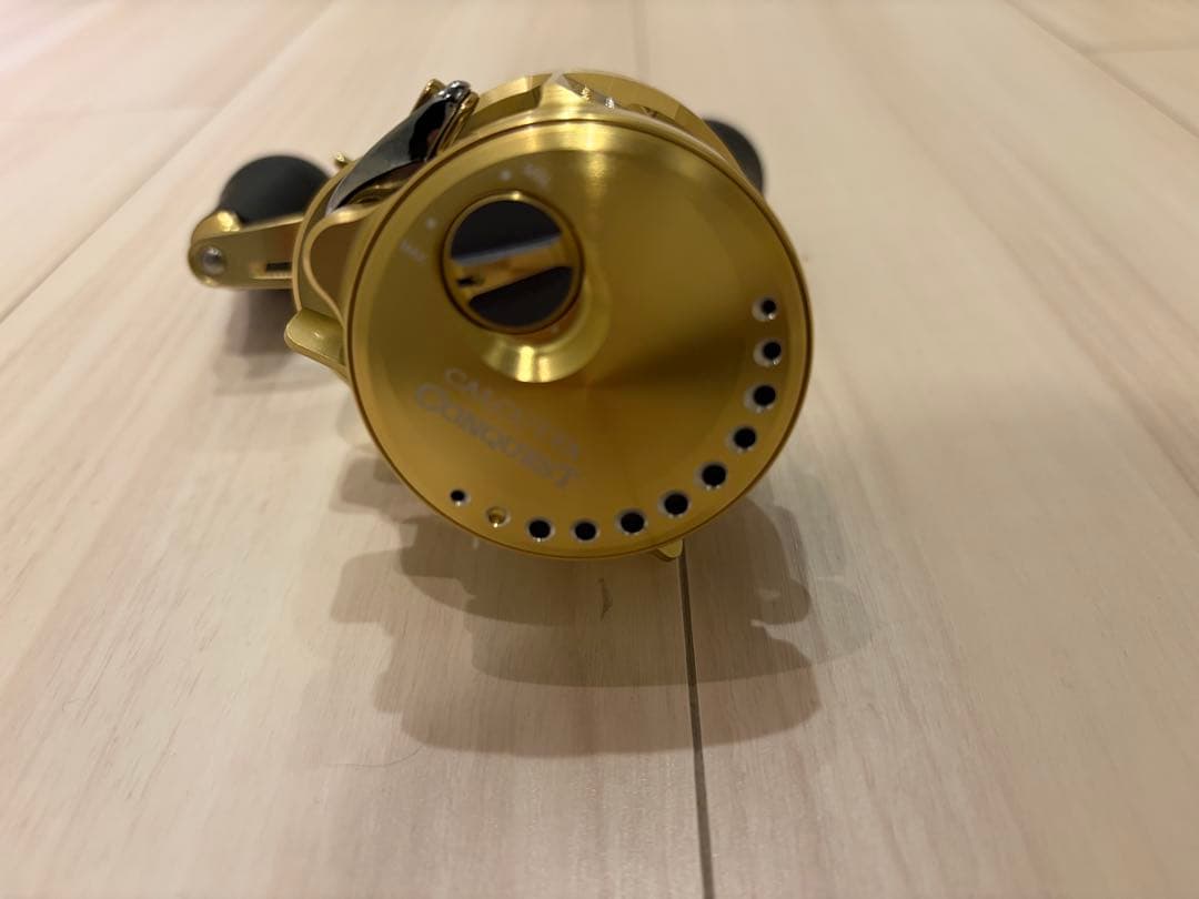 シマノ　カルカッタコンクエスト200XG DRTバリアルゴールド　カルフォーム