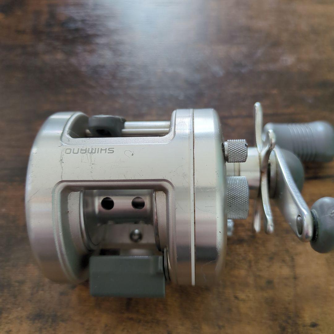 リール SHIMANO CALCUTTA200