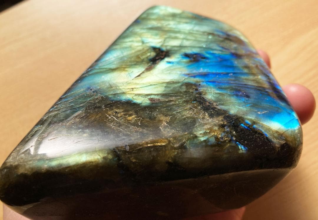ラブラドライト924g 特大 マダガスカル産 ブルーシラー強 磨き