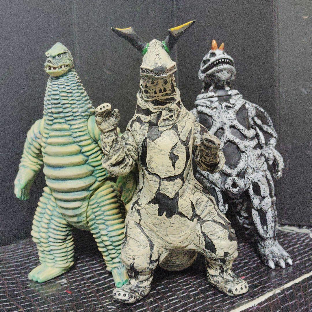 ウルトラ怪獣旧型ソフビシーボーズ.エレキング.レッドキング