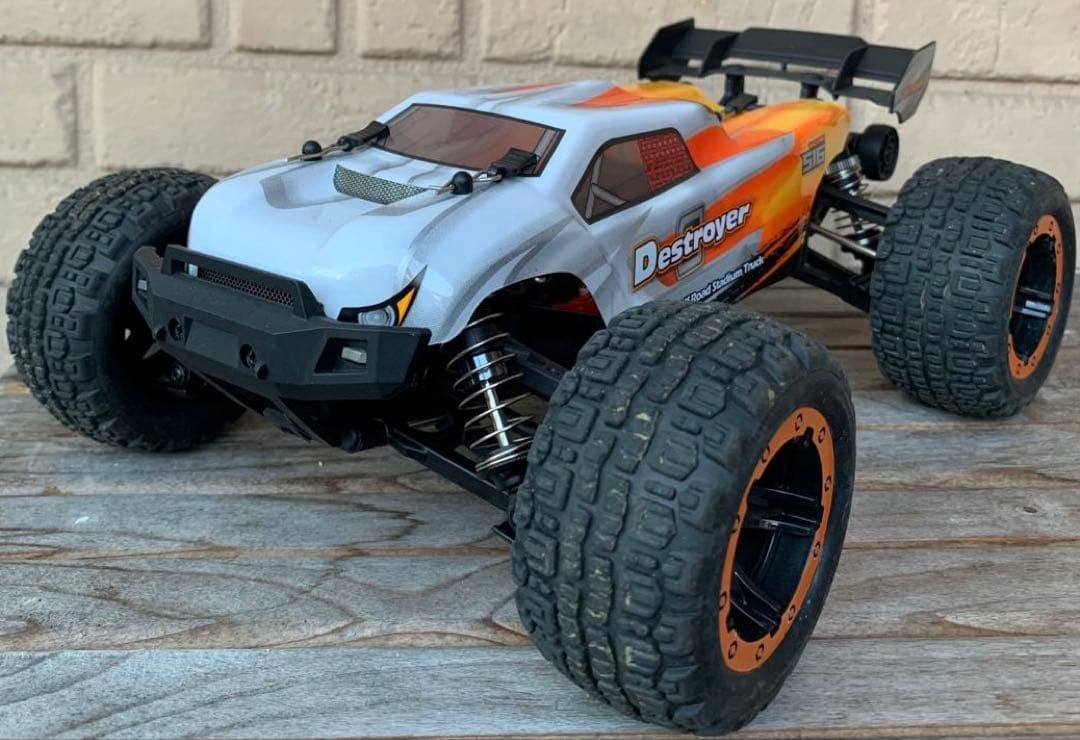 HBX haiboxing 16890a ブラシレス 激レア　希少 速いです。