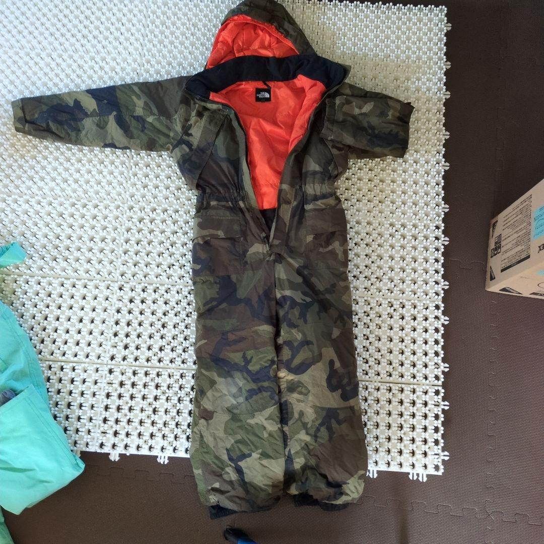 THE NORTH FACE 迷彩柄 スキー　スノボ　ウェア（子ども用）