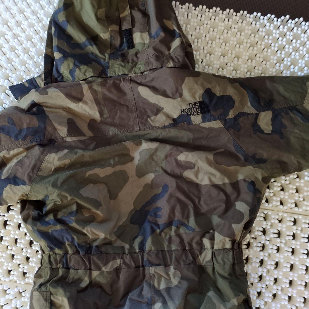 THE NORTH FACE 迷彩柄 スキー　スノボ　ウェア（子ども用）