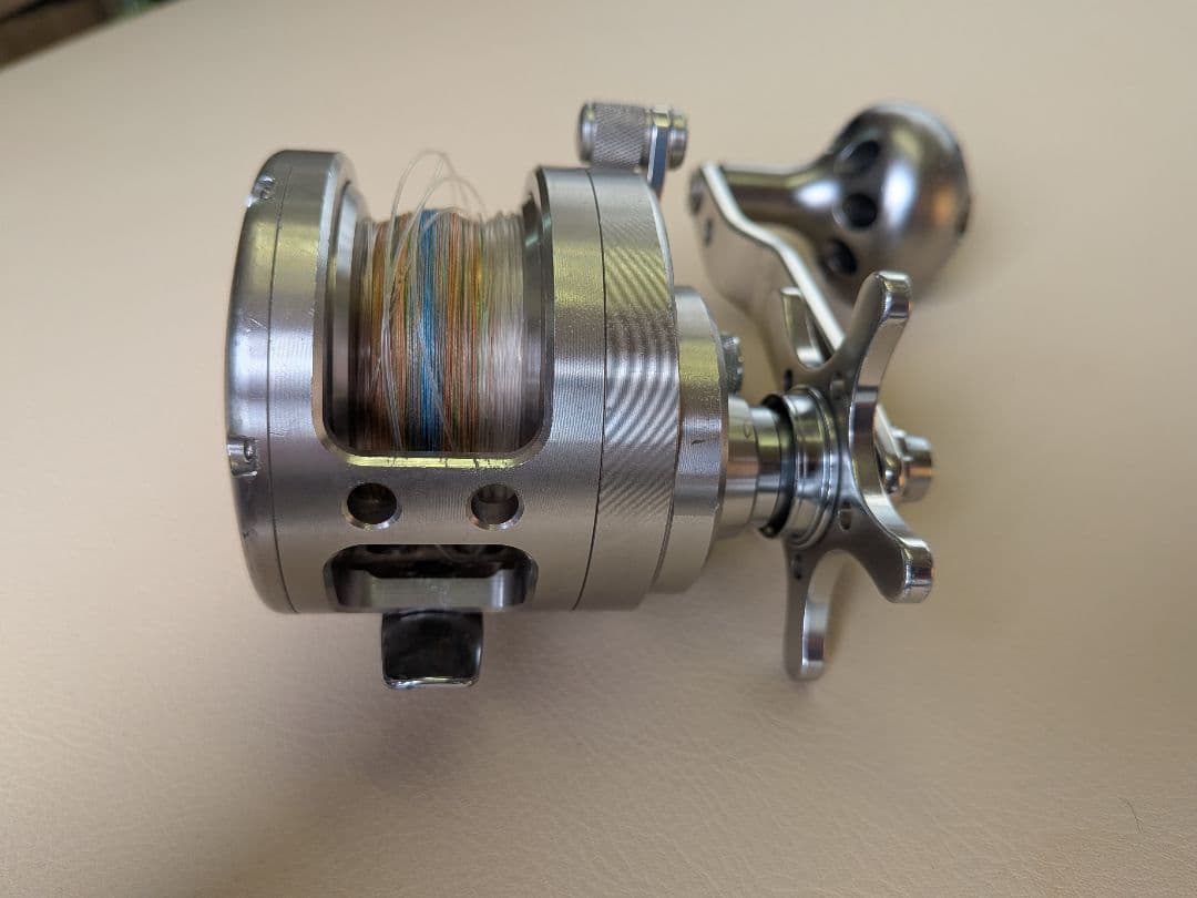 ダイワ　ソルティガZ 20L 左ハンドル