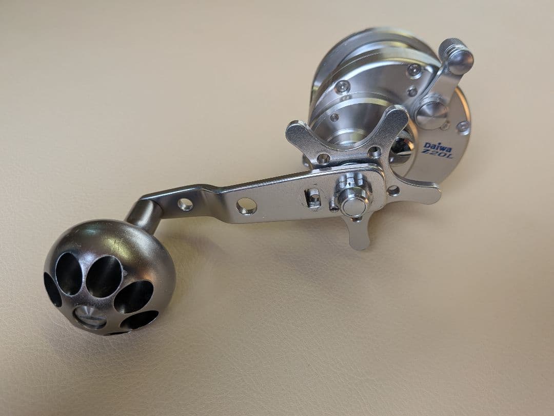 ダイワ　ソルティガZ 20L 左ハンドル