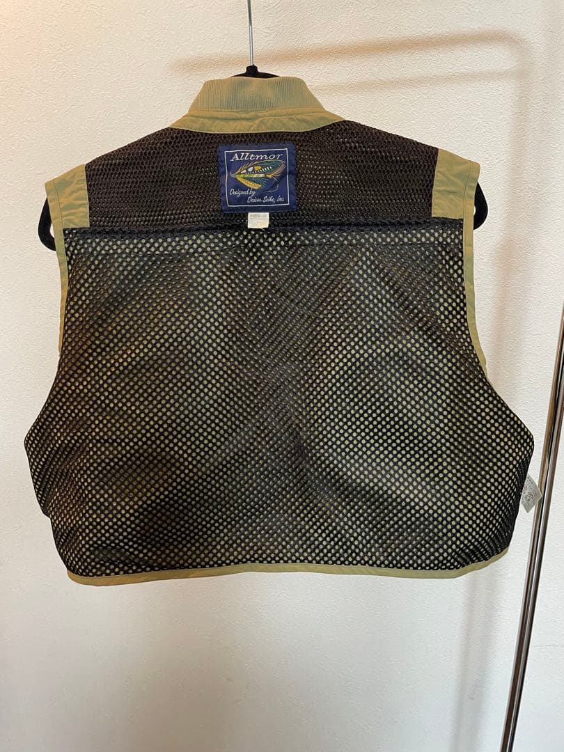 ほぼ未使用　アルトモア　刺繍ロゴベスト