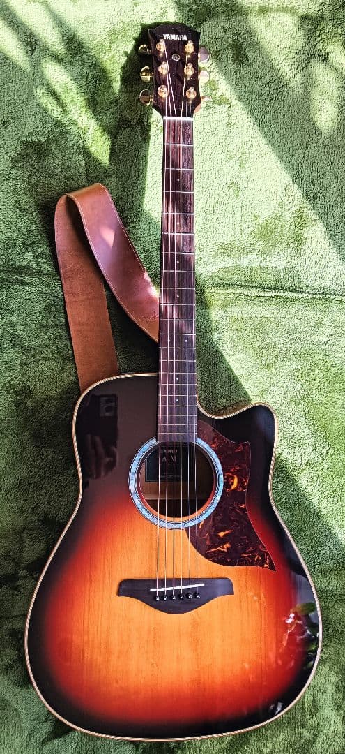 ヤマハ　エレアコ　ギター　A1M