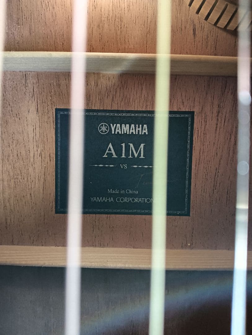 ヤマハ　エレアコ　ギター　A1M