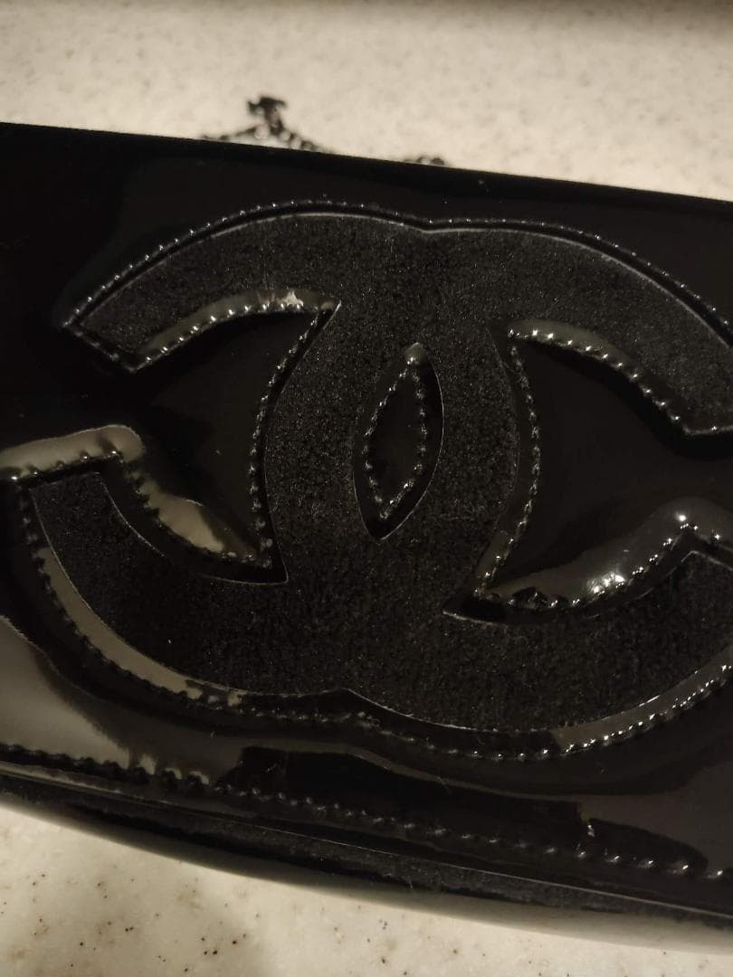 CHANEL シャネル　ノベルティ　ボア　エナメル　チェーンショルダーポーチ