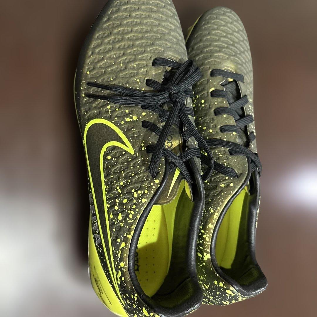 Nike Kela スパイク元清水エスパルス元日本代表のサイン入り 天然芝用