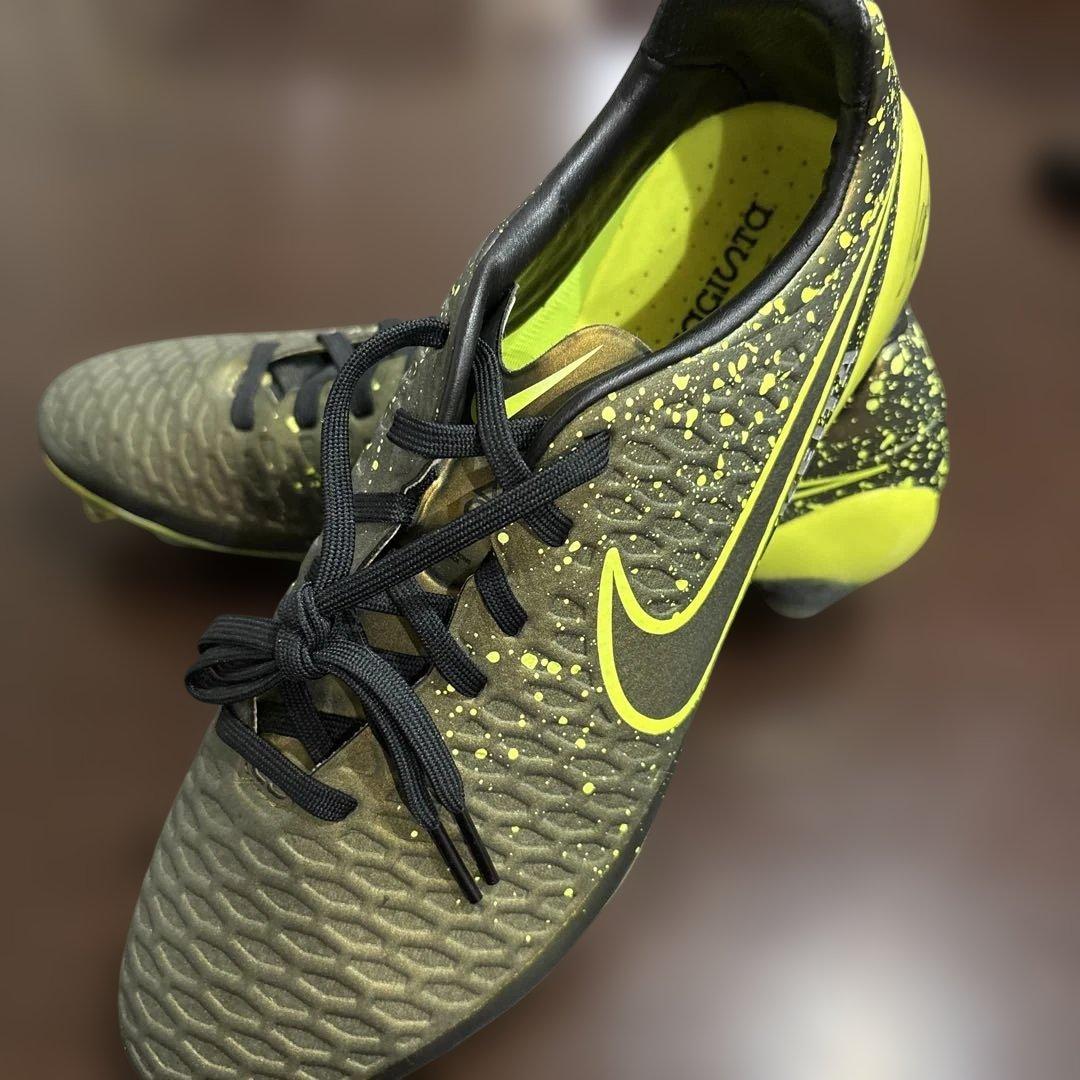 Nike Kela スパイク元清水エスパルス元日本代表のサイン入り 天然芝用