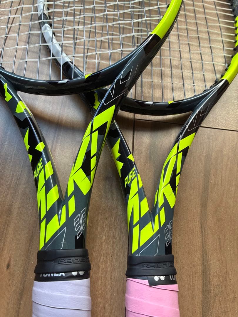 バボラ　ピュアアエロ98 テニスラケット 2本セット