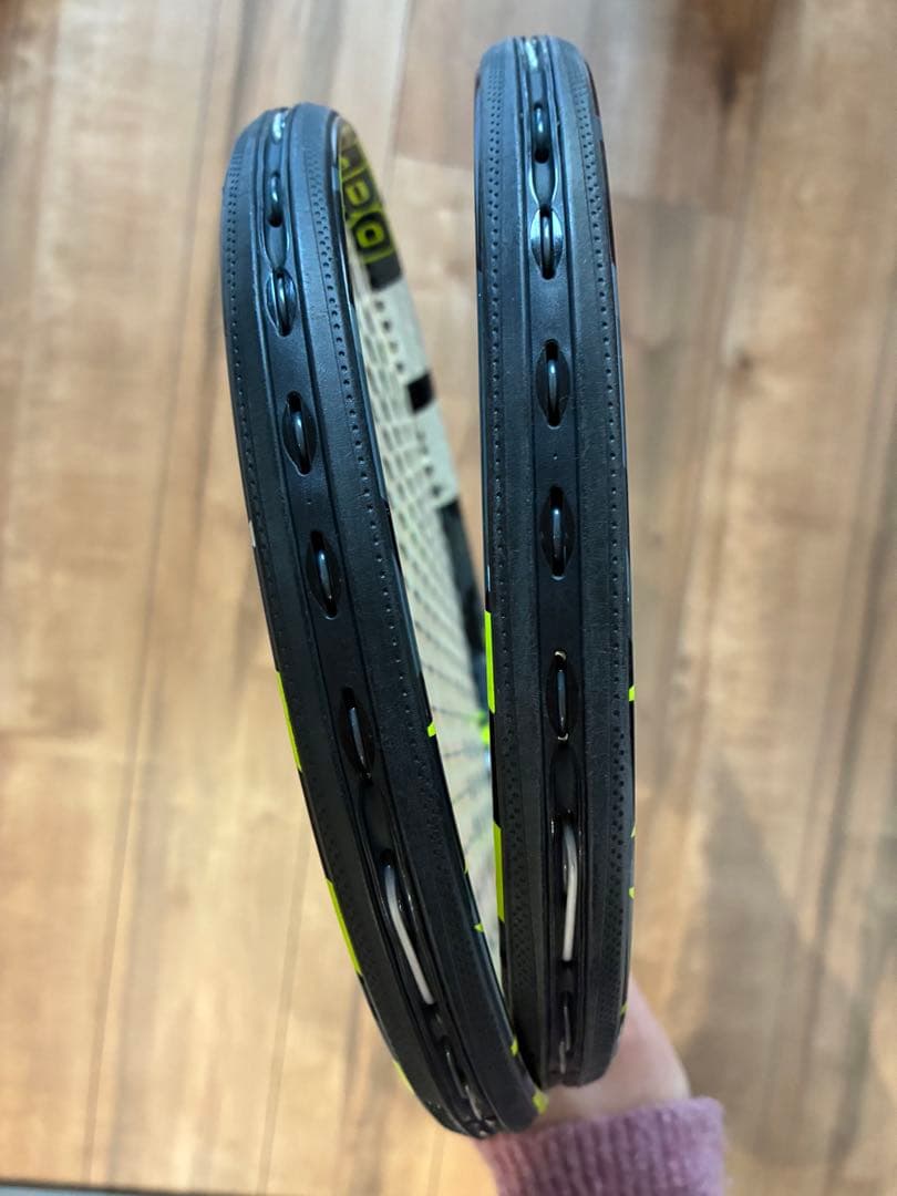 バボラ　ピュアアエロ98 テニスラケット 2本セット