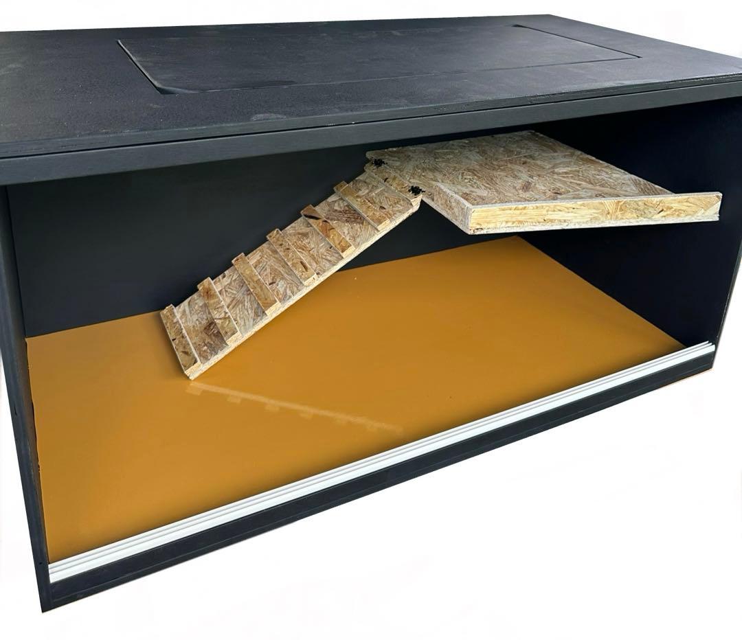 爬虫類ゲージ　※写真はオプション(別売り)2階&ガラス使用になります。