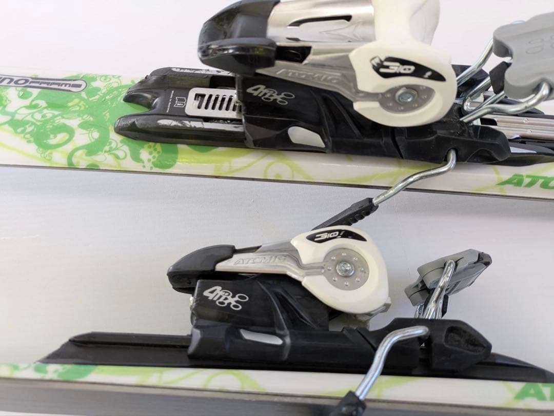 レディーススキー板　ATOMIC NANO 150㎝【ブーツ、ストック付】