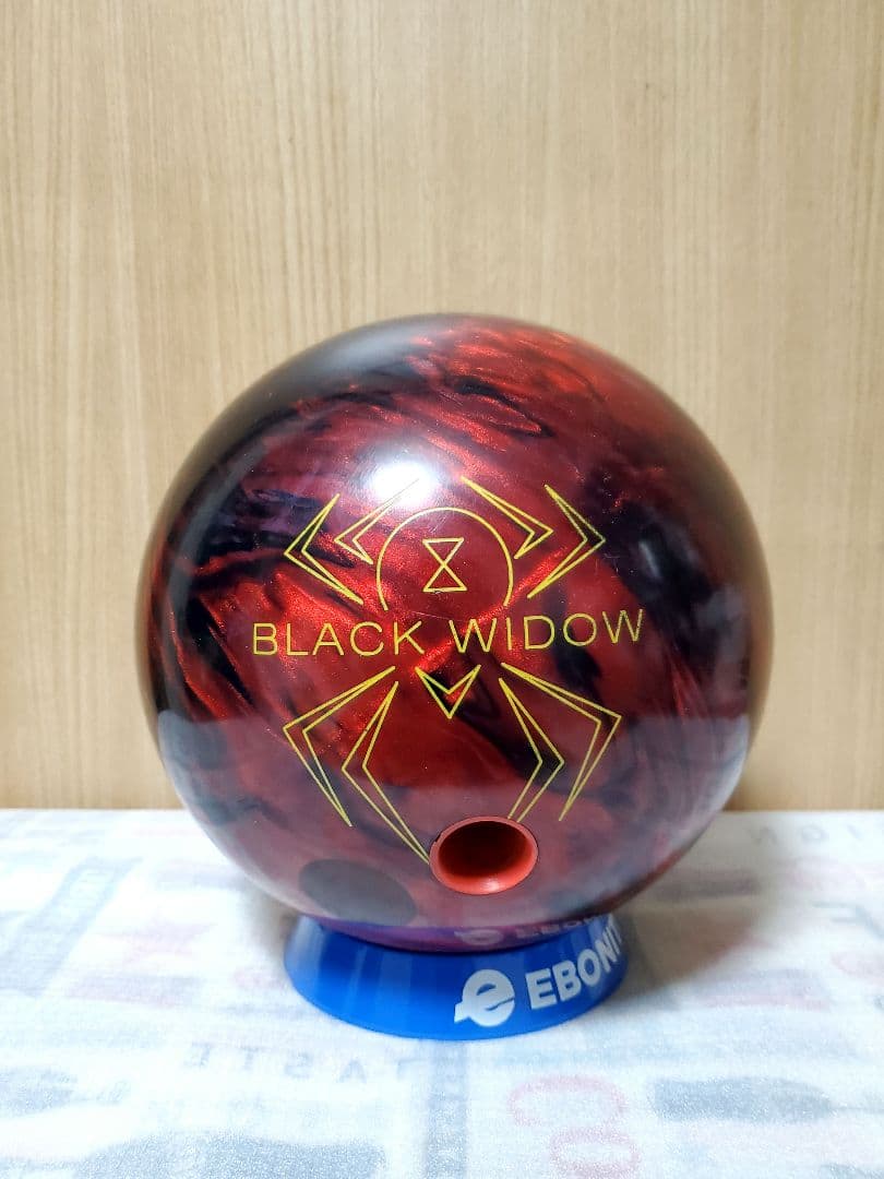 ブラックウィドー　2.0 ハイブリット ボウリングボール 15P