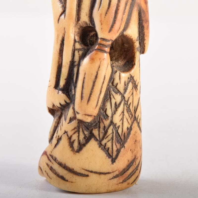 時代提げ物　獣骨製　人物像　根付　置物　V　6976