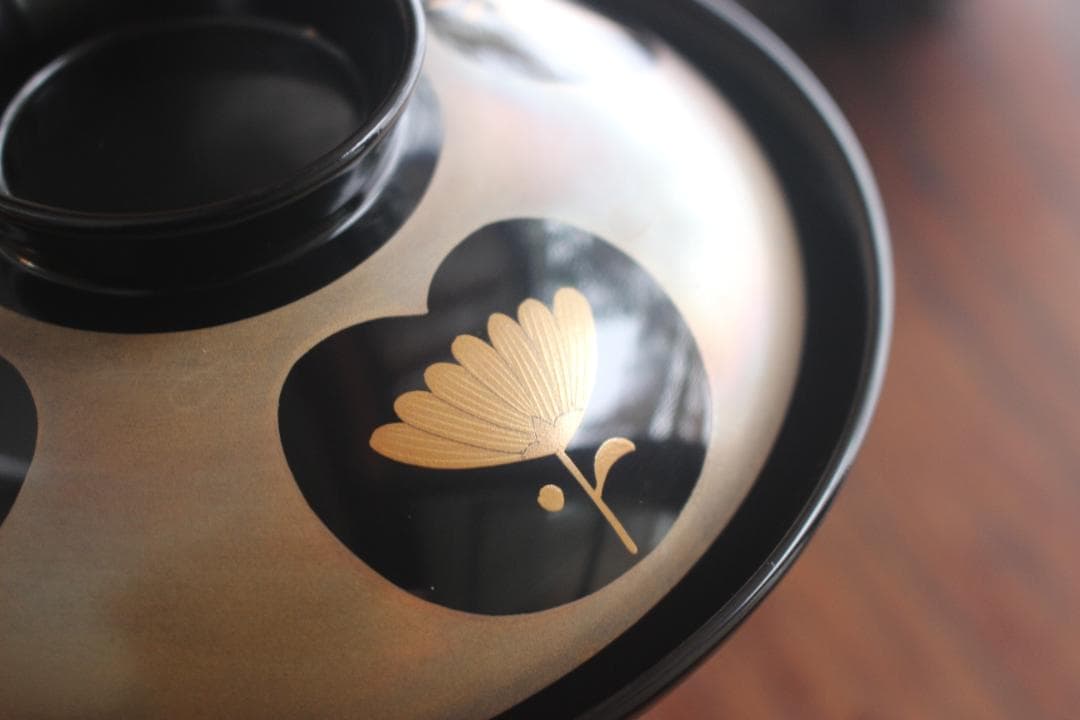 デッドストック！極上銀地に優美な四君子蒔絵の映えるお椀2点（検輪島塗蒔絵椀煮物椀