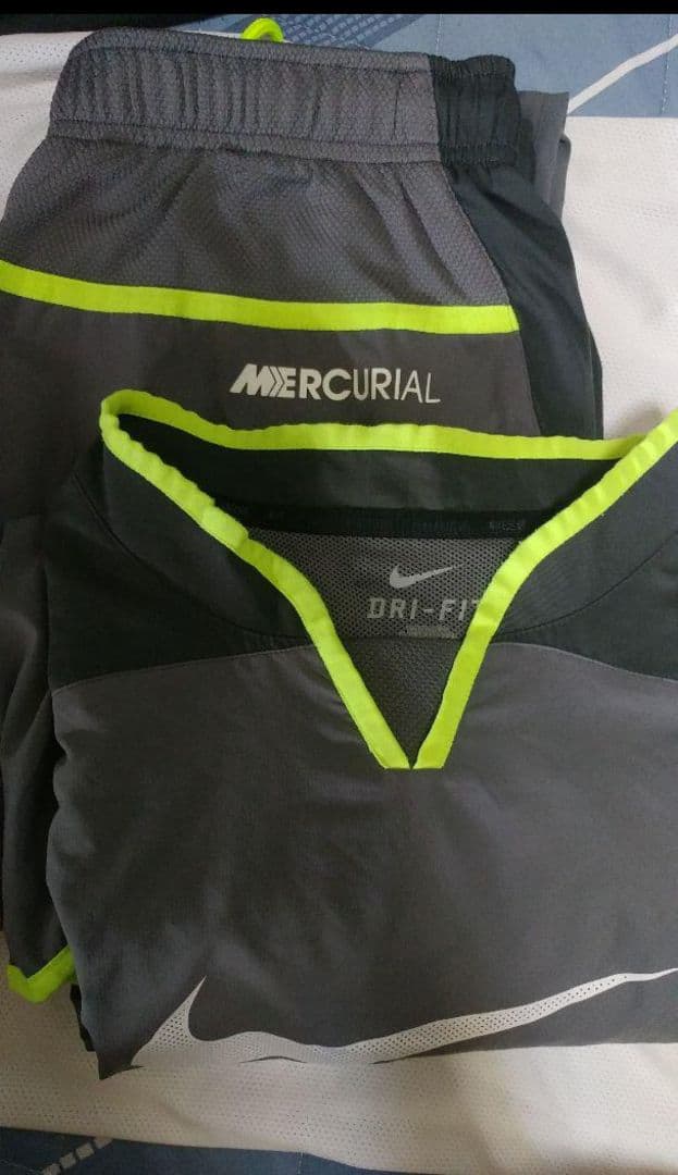 ナイキ　マーキュリアルウェアセット　＋ティエンポピステ