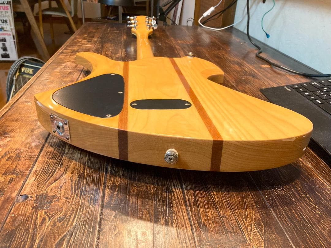 美品　B.C. Rich　MOCKINGBIRD-1000JE-ML