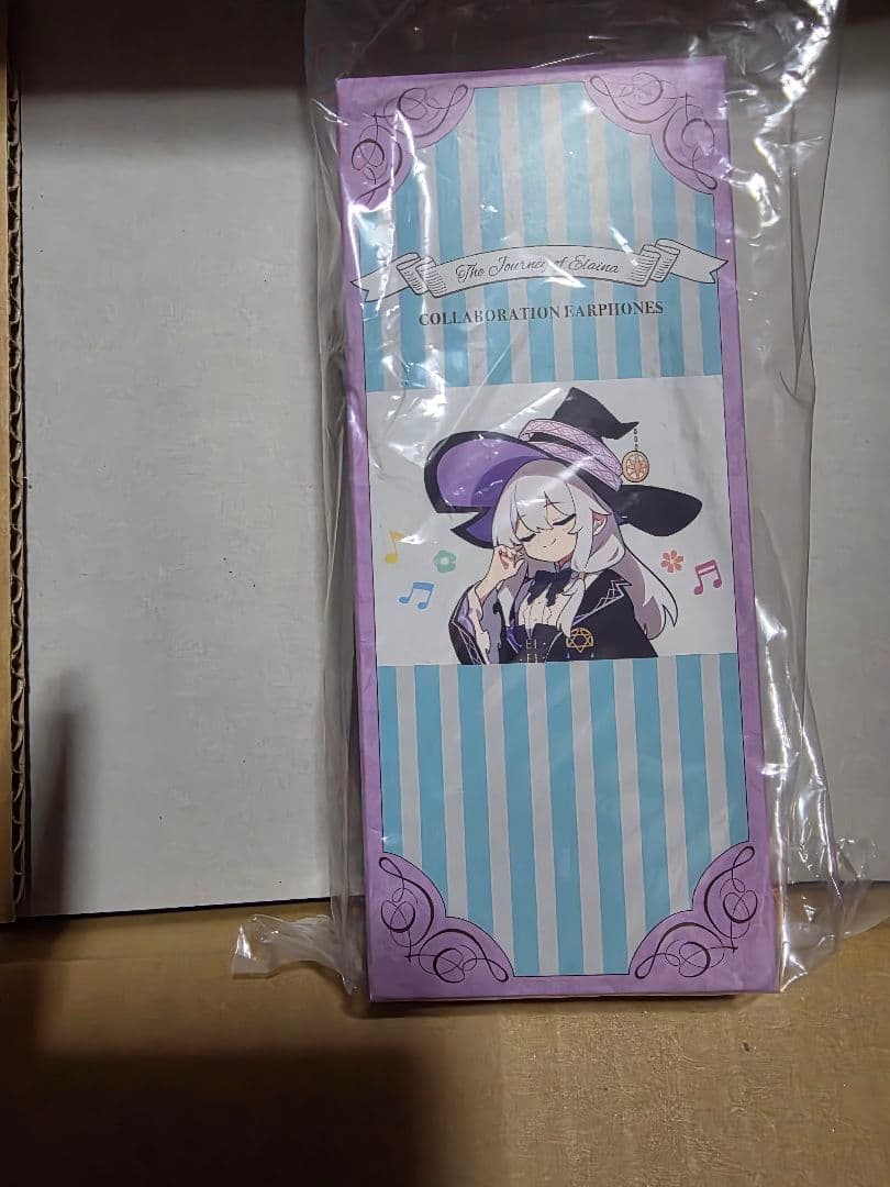 魔女の旅々　アニメイト限定セット仕様　コラボイヤホン+アクリルカード3種セット