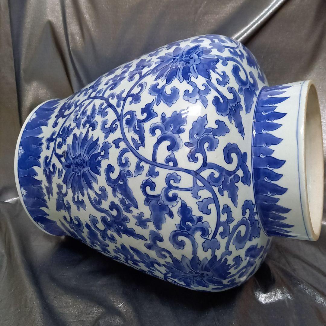 中国青花沈香花瓶