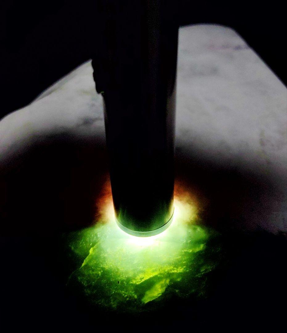 ★翡翠原石★糸魚川硬玉【姫川・6色翡翠・磨き2kg】