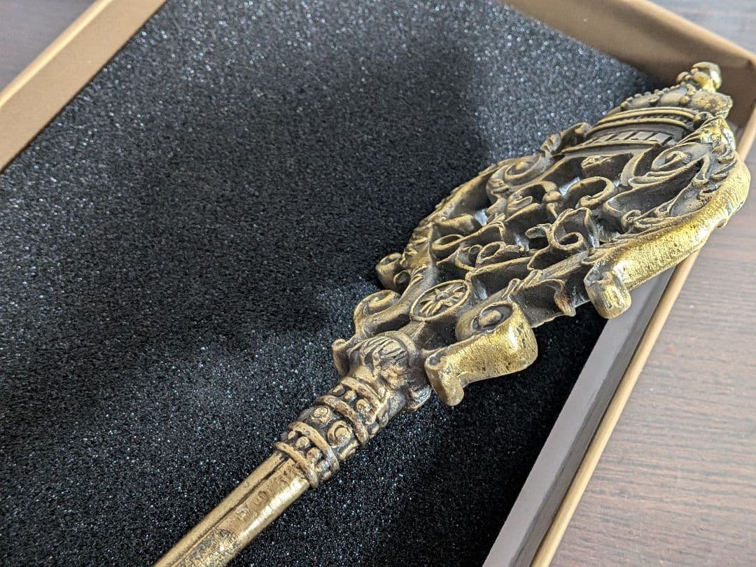 新品ベルサイユ宮殿の王室礼拝堂の鍵レプリカ　箱　ペーパーウエイト　美術館グッズ