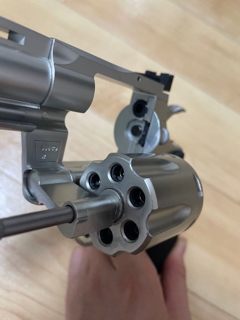 コルト パイソン 357マグナム　ガスリボルバー 6インチ