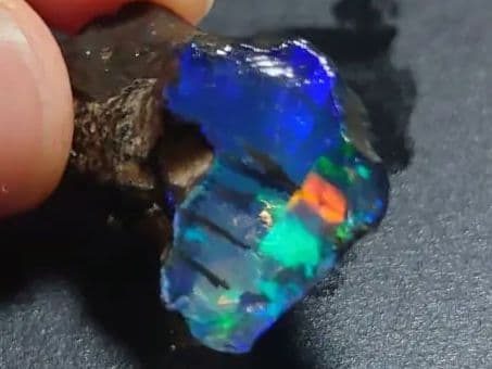 樹状突起　内包　エチオピアオパール　原石　鉱物標本