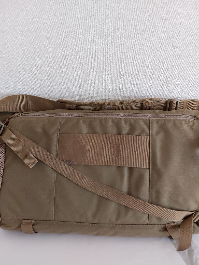 5.11 カーキ バッグ
