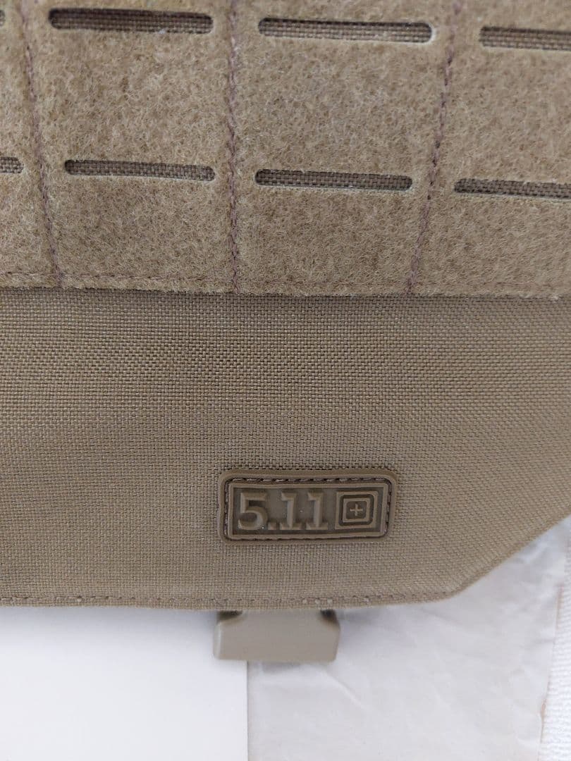 5.11 カーキ バッグ